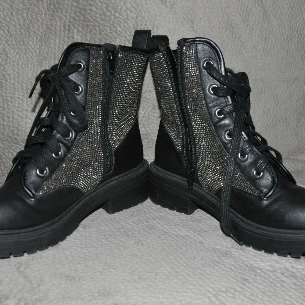 AMAZING Madden Girl, Black Ankle Boots - Size: Women's 7m [SHOE 21]
